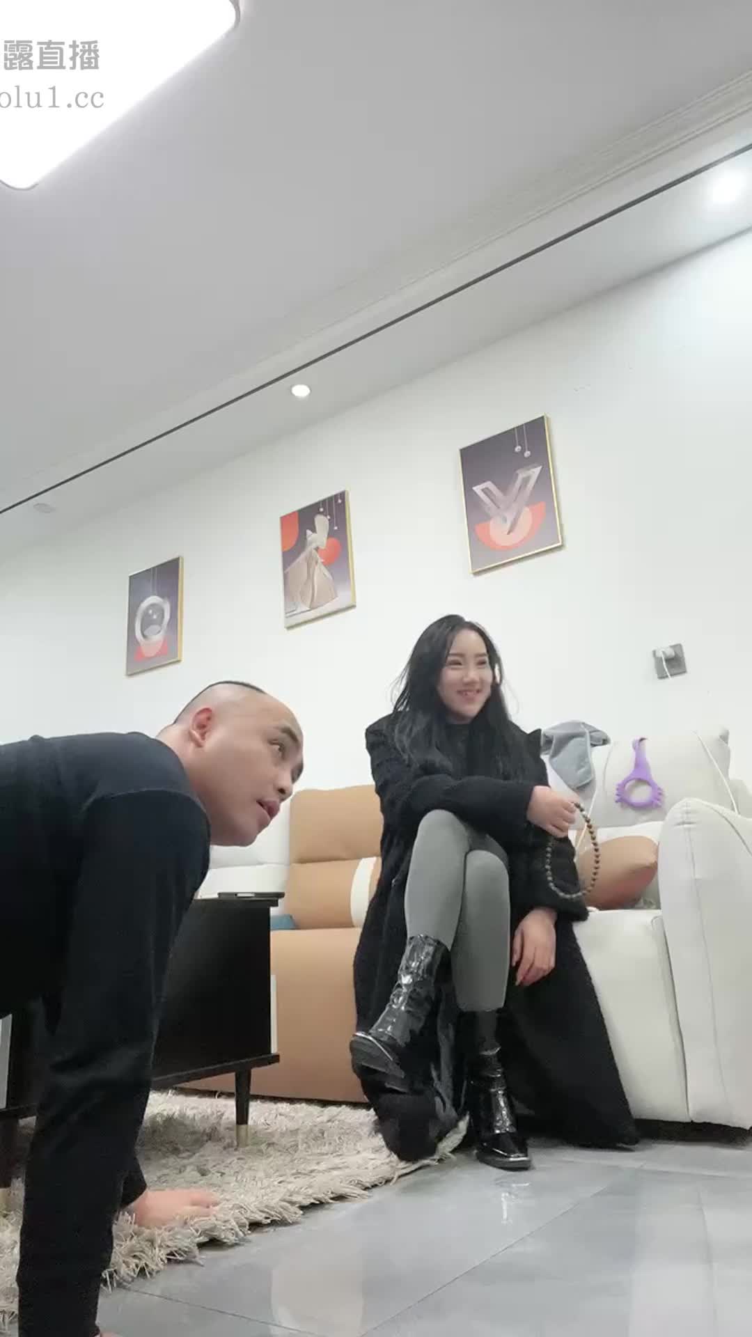 【西北傻子】强迫家奴清理脏鞋白袜-绳艺在线资源网