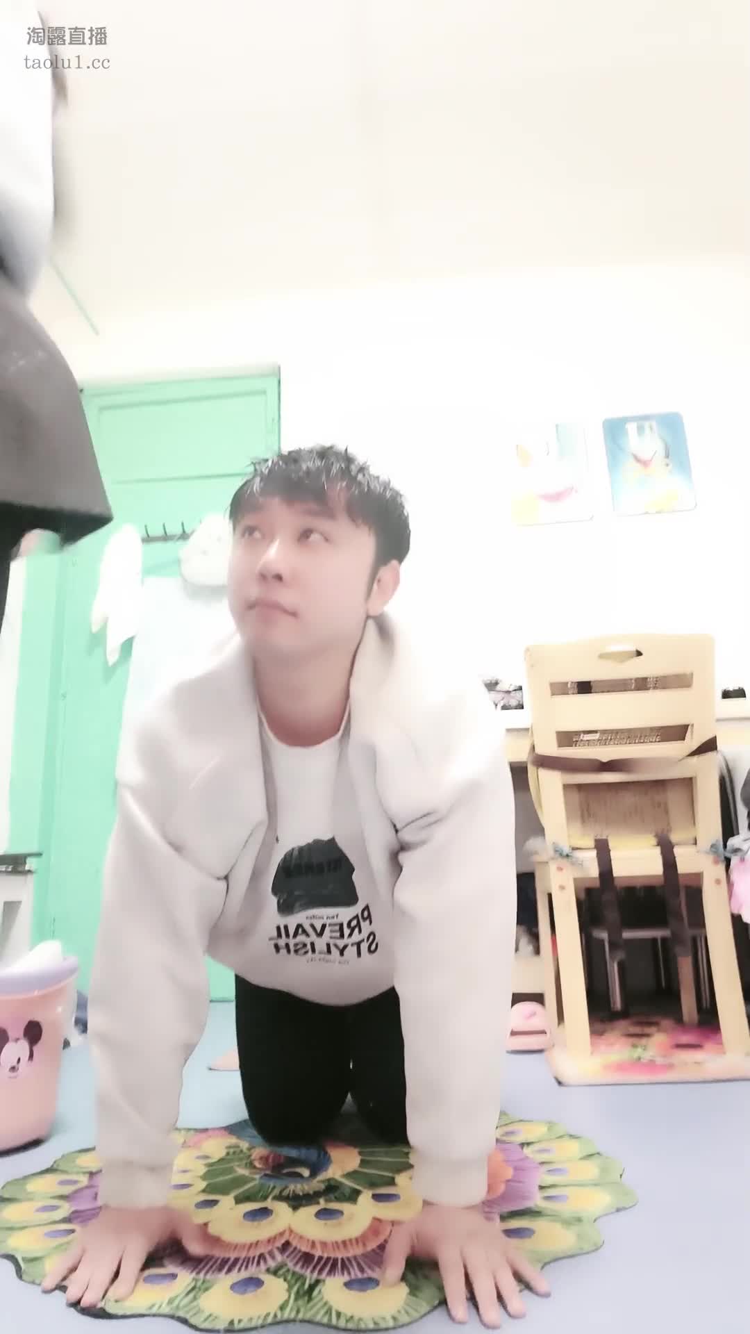 【白兰地】连环抽耳光-运动鞋跳踩-绳艺在线资源网