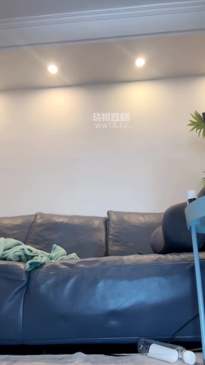 【也狗】油亮丝袜美腿虐奴才-绳艺在线资源网