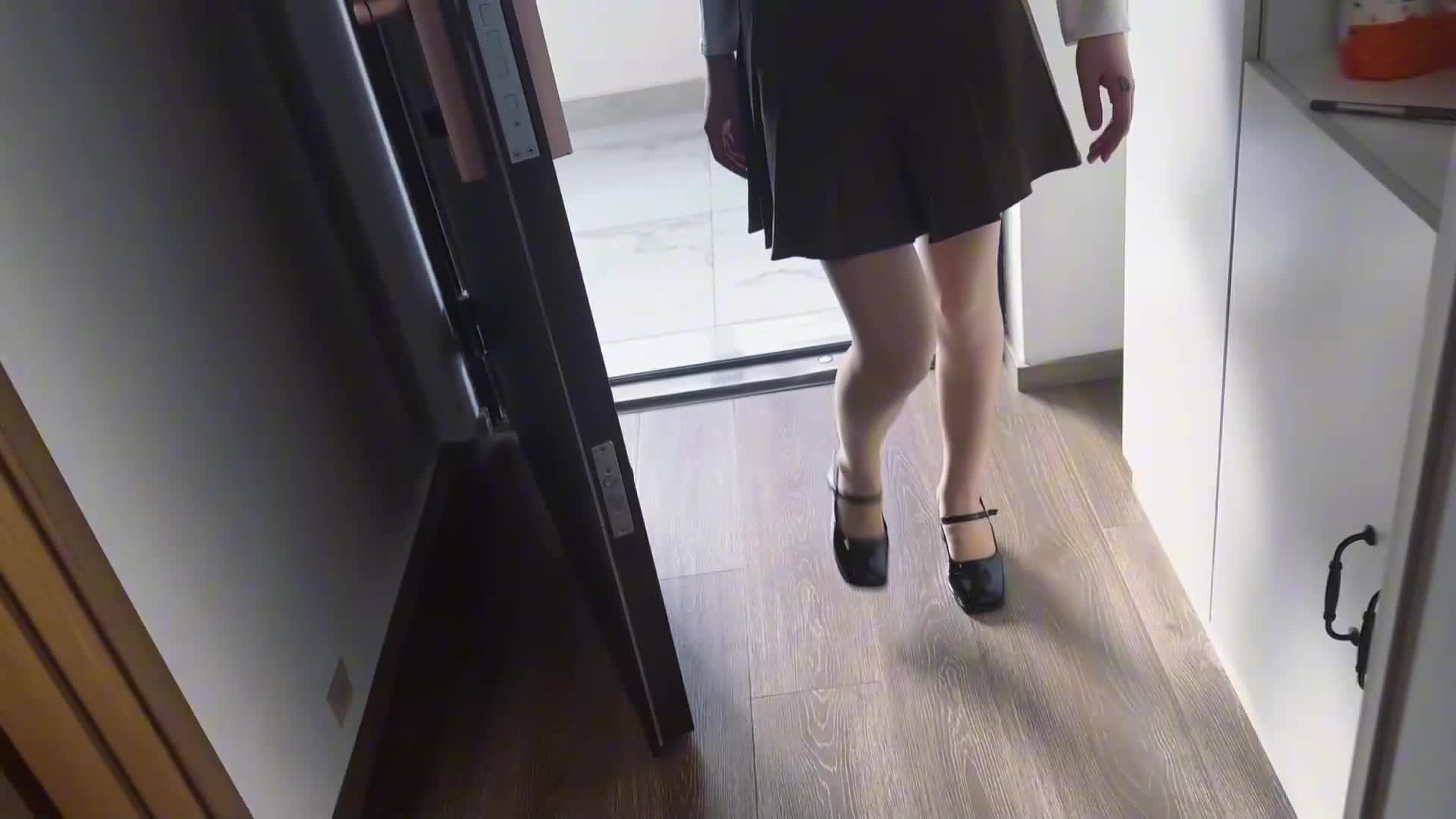 【劫】清纯伊一被歹徒尾随入室绑架贩卖 非常有趣的一部 模仿了电视剧的绑着结婚 强...-绳艺在线资源网