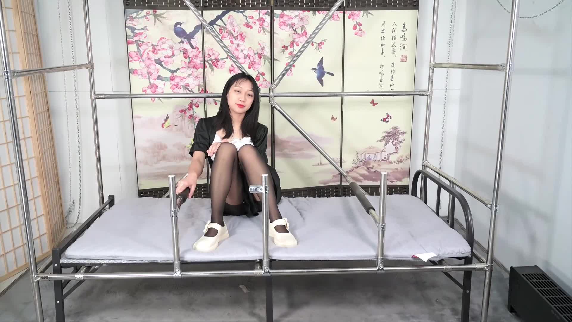 【CV4K】绳模沐小雨万能刑床趴固定–女佣、TK、刺轮、口水、鞭打、强制闻鞋-绳艺在线资源网