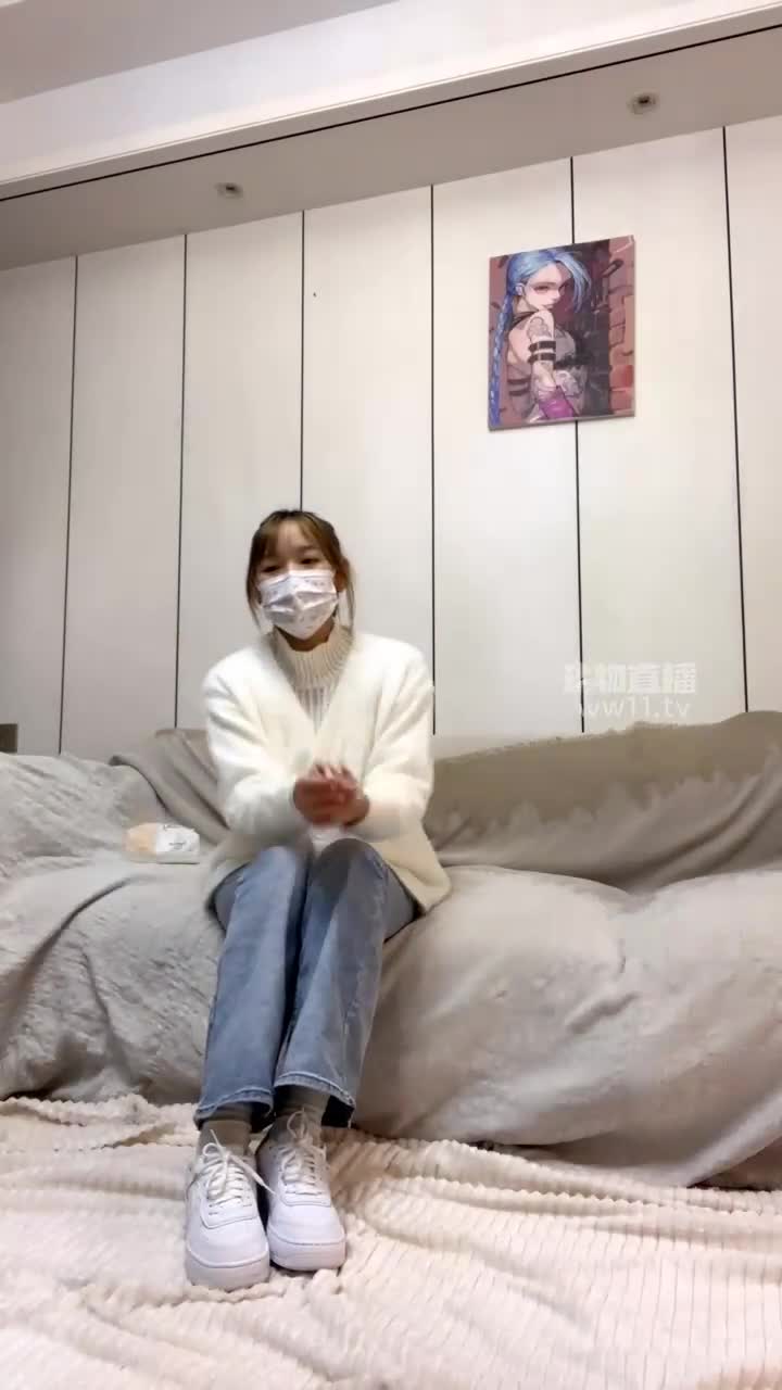 【小雨大王】小白鞋白袜踩踏室息【双视角版】-绳艺在线资源网