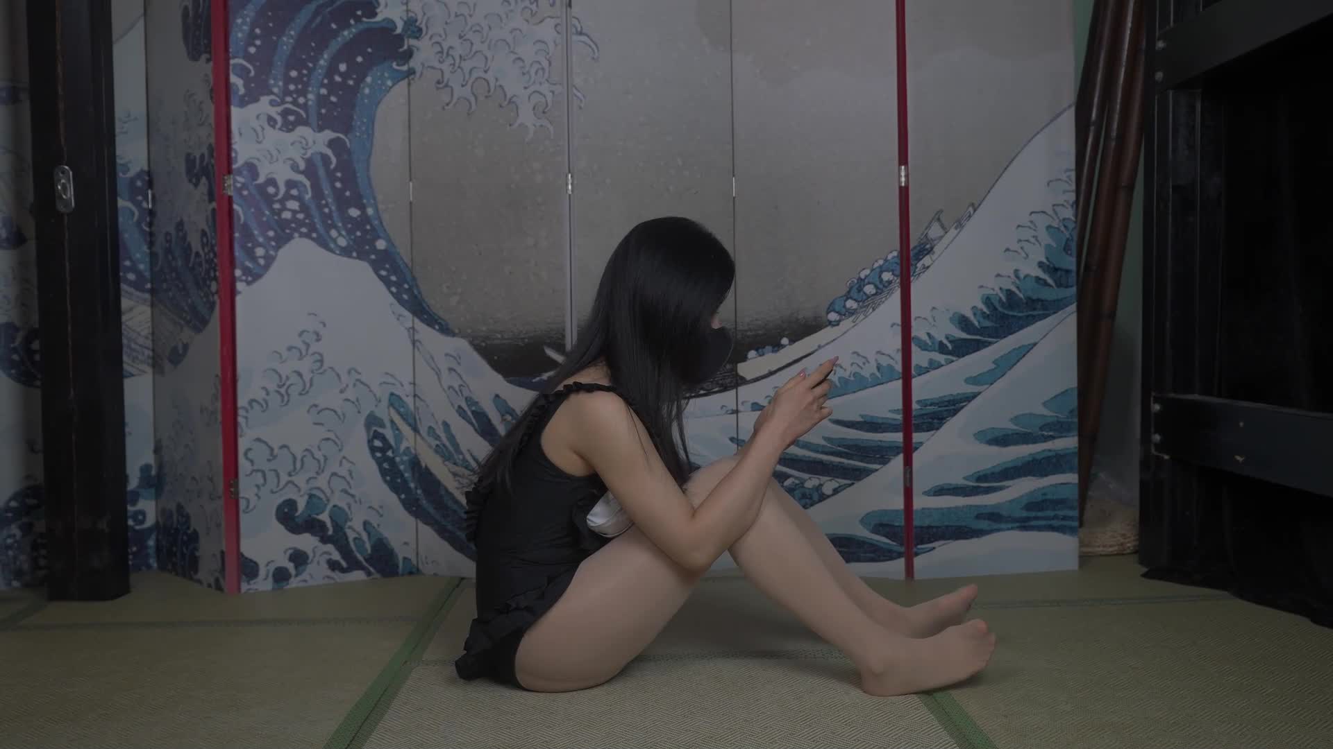 【象人原创】 小0女仆装肉丝，被人戴上了缎面长手套，该怎么解锁手机呢？-绳艺在线资源网