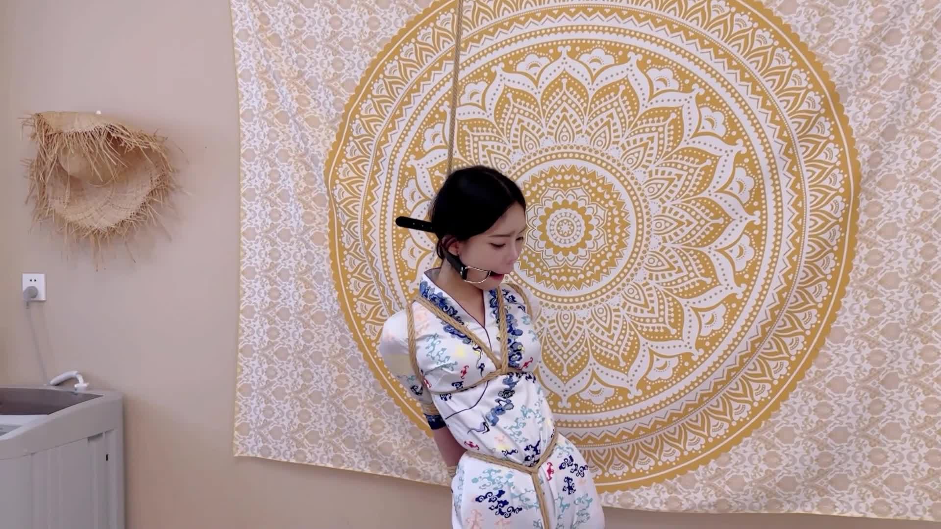 【小奶猫】我的AI空姐系列二 肌肤莹润似玉～让人见之便觉如沐春风，极品的身材，口枷...-绳艺在线资源网