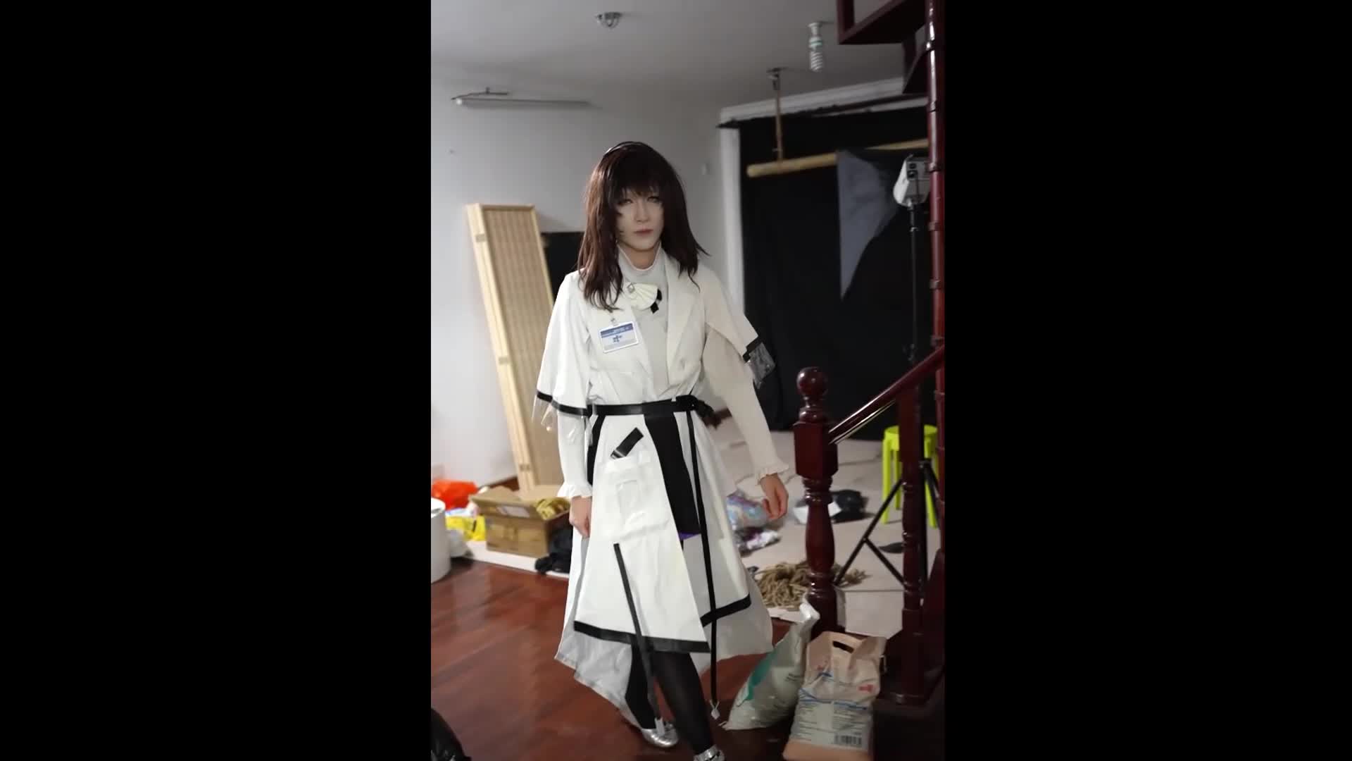 普瑞赛斯下班回家遭绑架，好不容易挣脱绳子又被抓回来绑成驷马臭鞋捂脸-绳艺在线资源网