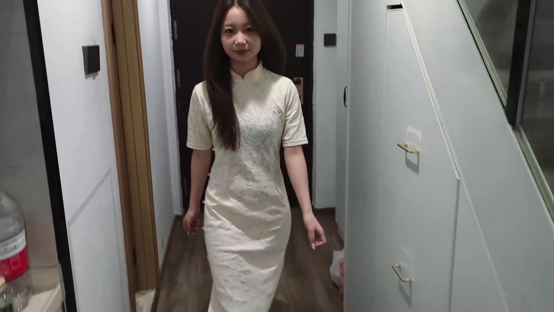 【禾一原创】命令 清纯小美 紧缚跪姿嘴捡球 白嫩光滑的小脚十分惹人怜爱~-绳艺在线资源网