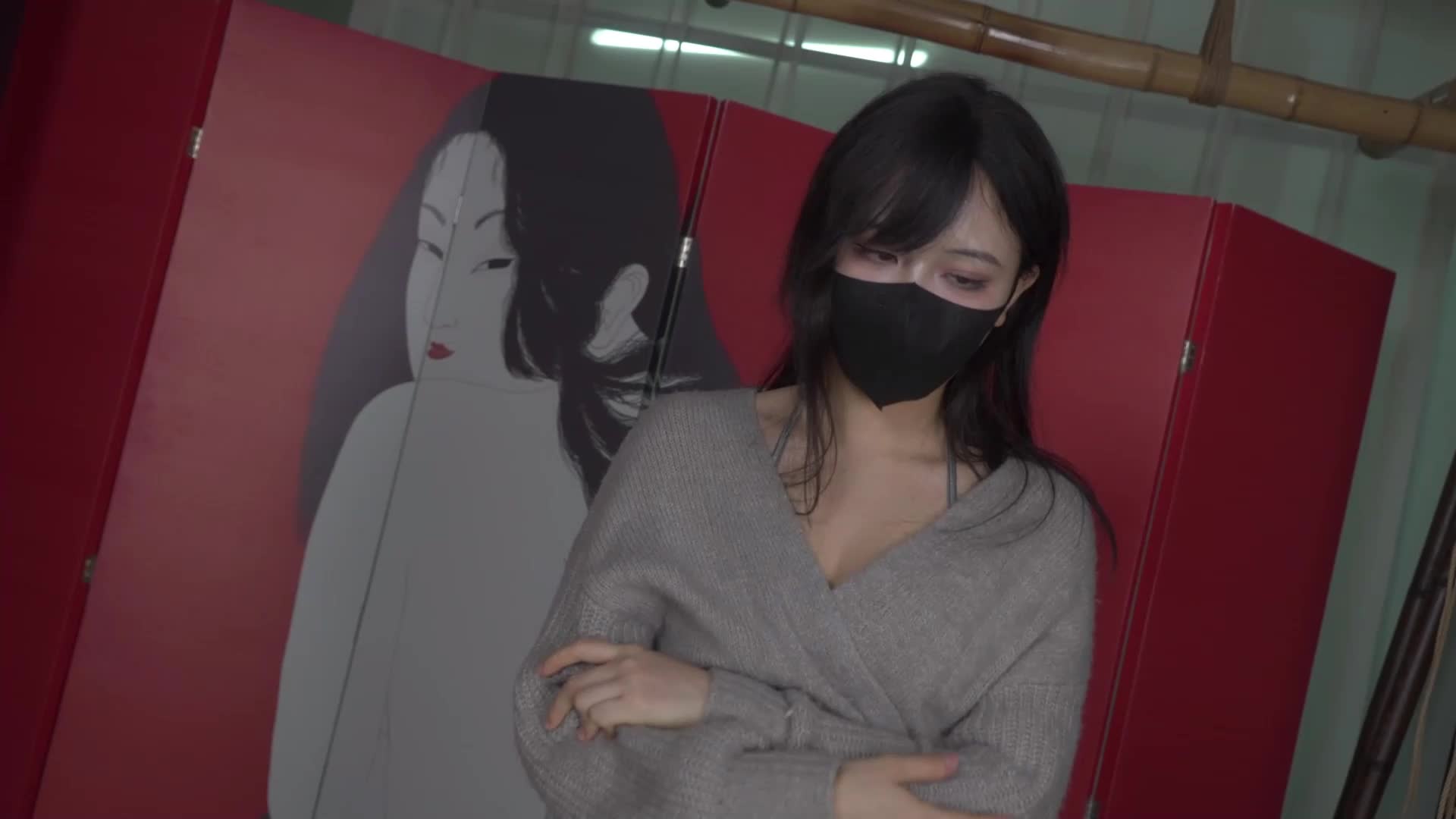 【象人原创】小0银色比基尼内衣长靴套装，伪一字马单腿吊缚+直臂并肘驷马！55min-绳艺在线资源网
