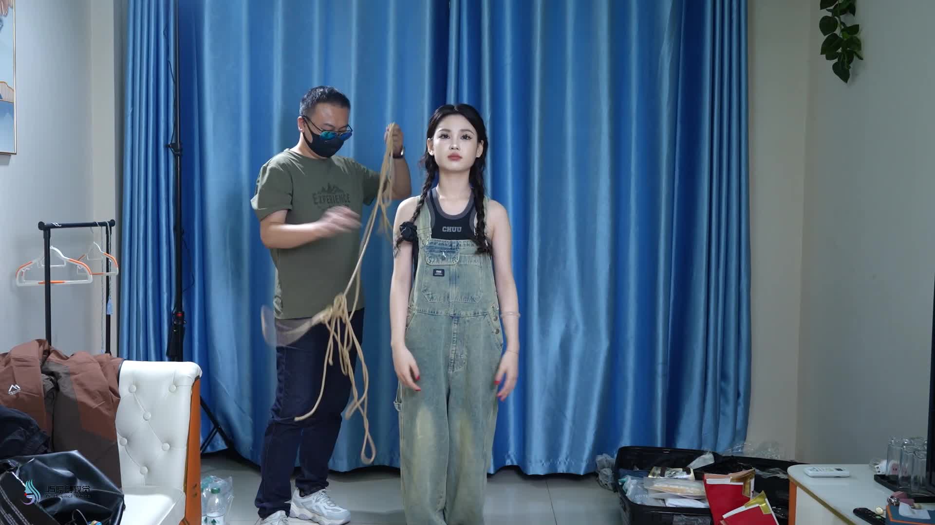 【JS原创】夏瑾牛仔服超紧全身紧缚直臂驷马实录马具型口球-绳艺在线资源网