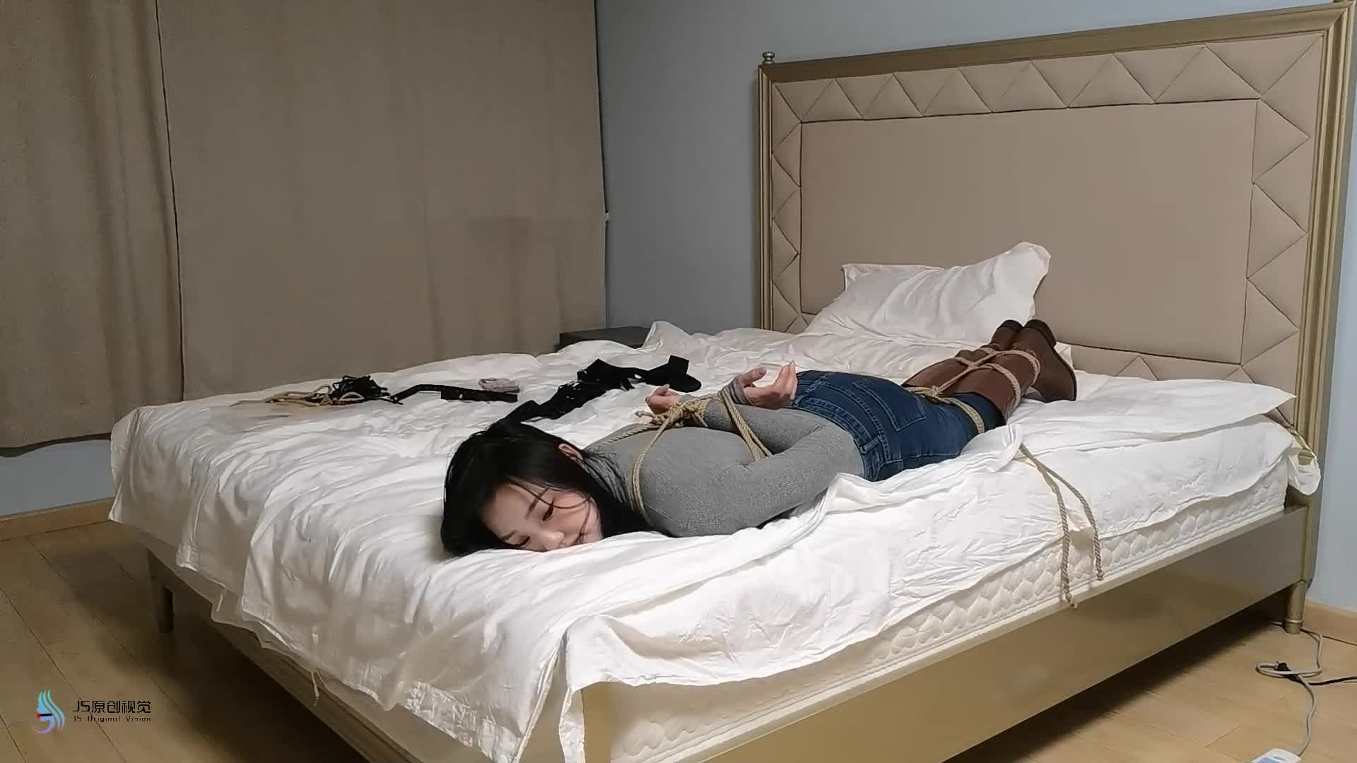 【JS原创】哈妮牛仔靴驷马捆绑丝袜堵嘴套头原味封鼻棒棒刺激-绳艺在线资源网