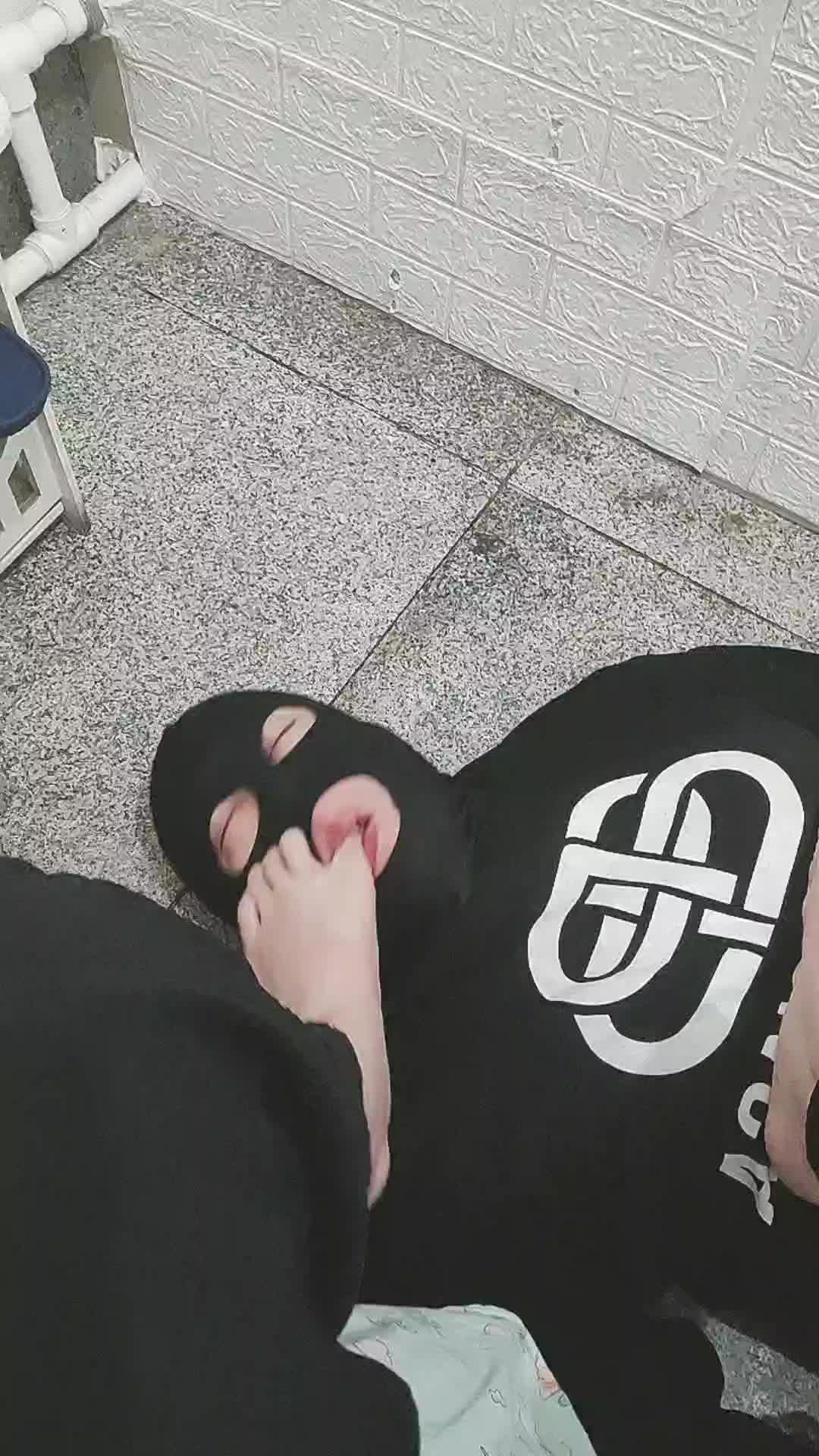 【淘淘】臭脚丫狂舔场-绳艺在线资源网
