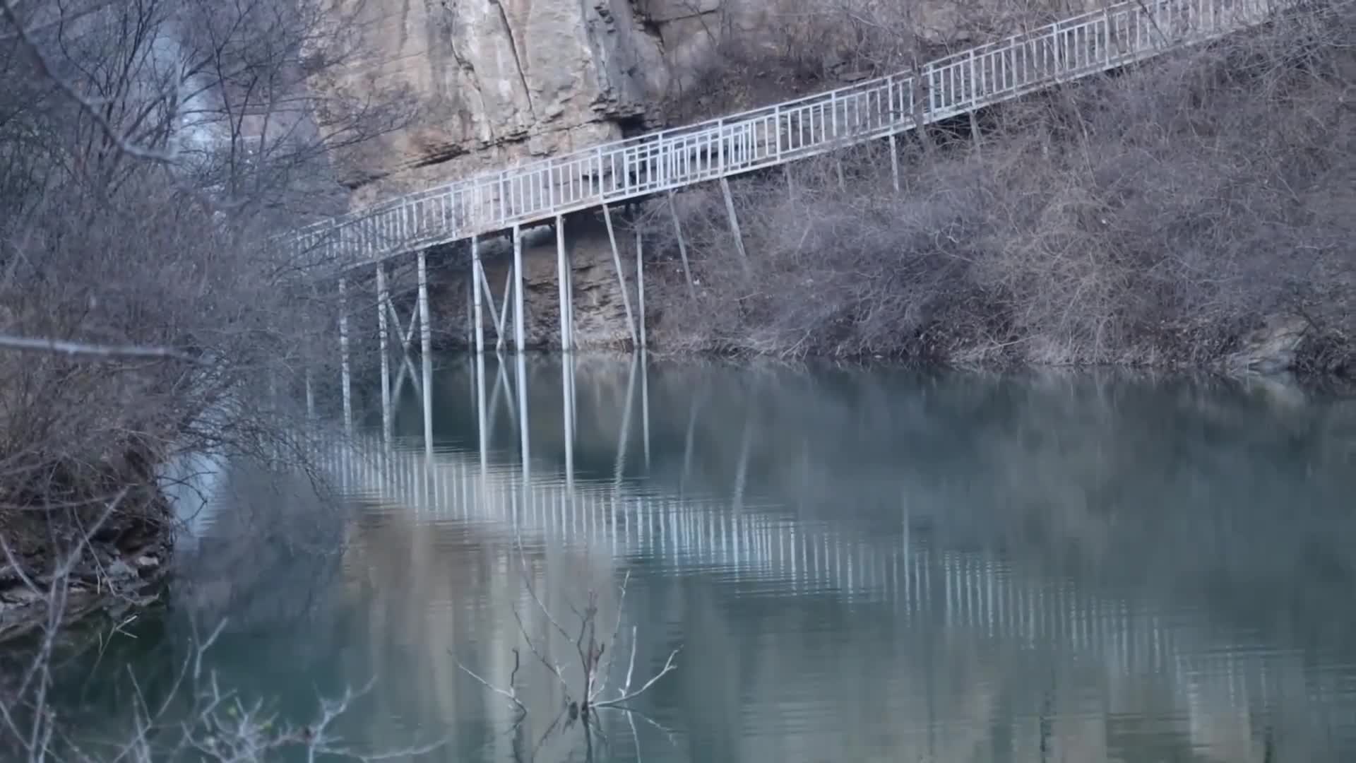 象人 胖竹子教程侧面视角v型上二下三后手缚做法-绳艺在线资源网