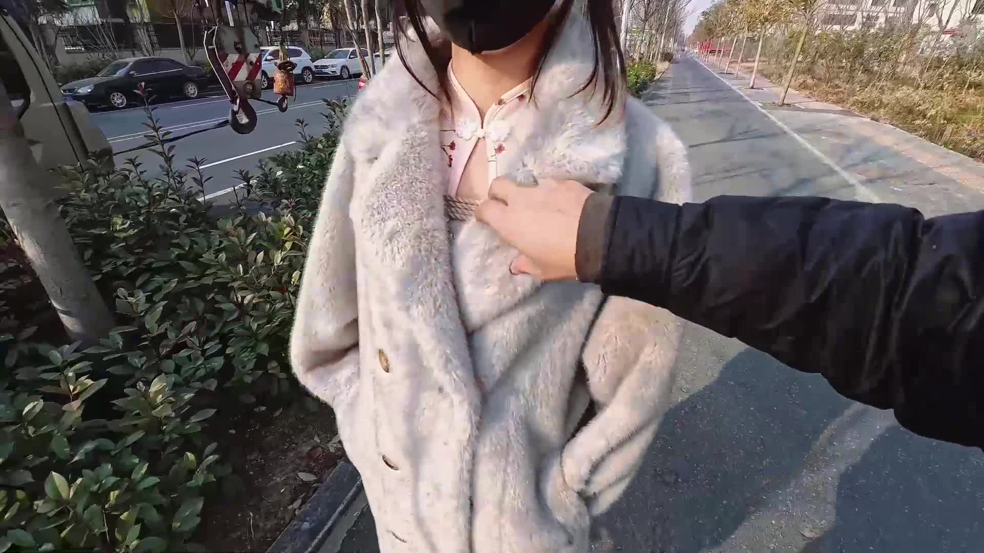 【Raymond】回音大冬天穿旗袍捆绑加肛钩户外行走-绳艺在线资源网