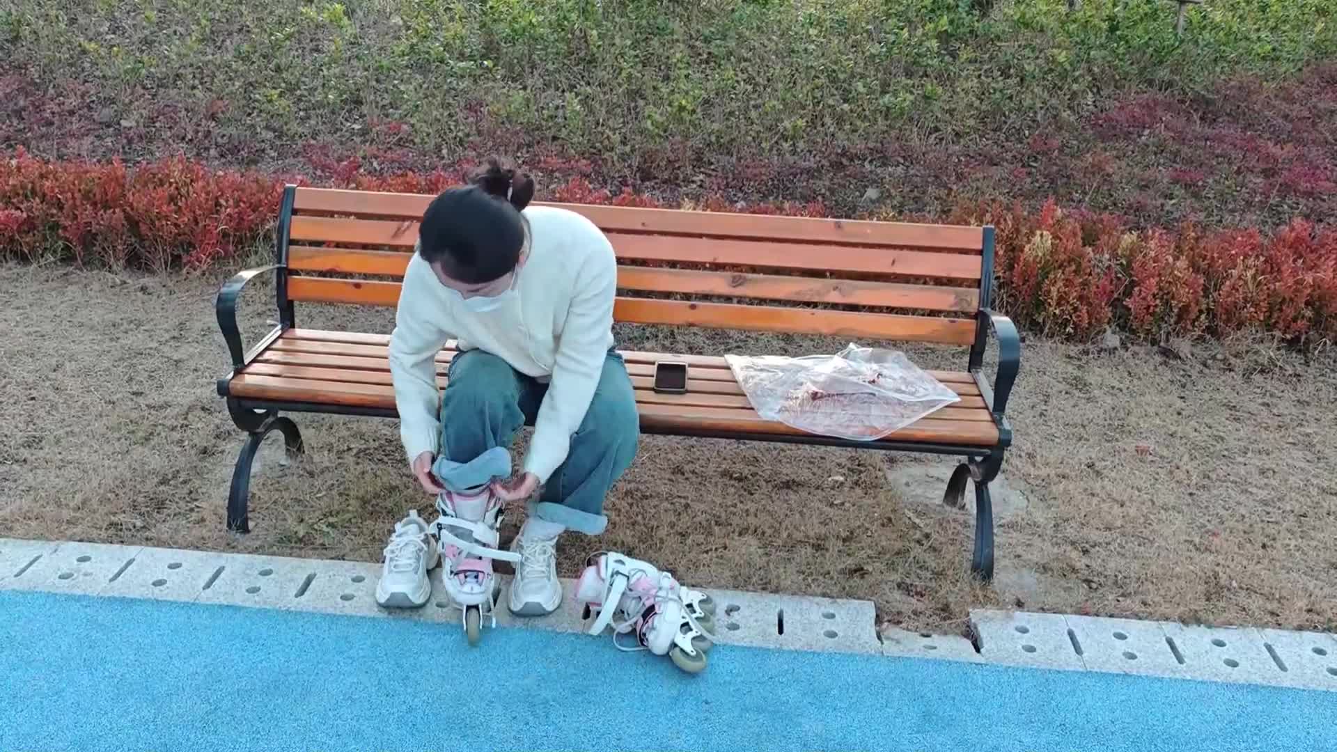 微剧情轮滑少女交易不成反被绑架，脱鞋白袜tk-绳艺在线资源网