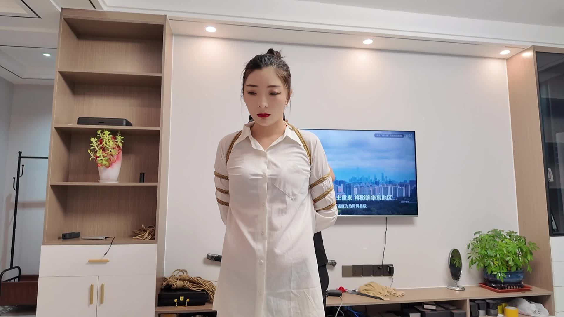 【李大侠】佳佳浴室淋水-绳艺在线资源网