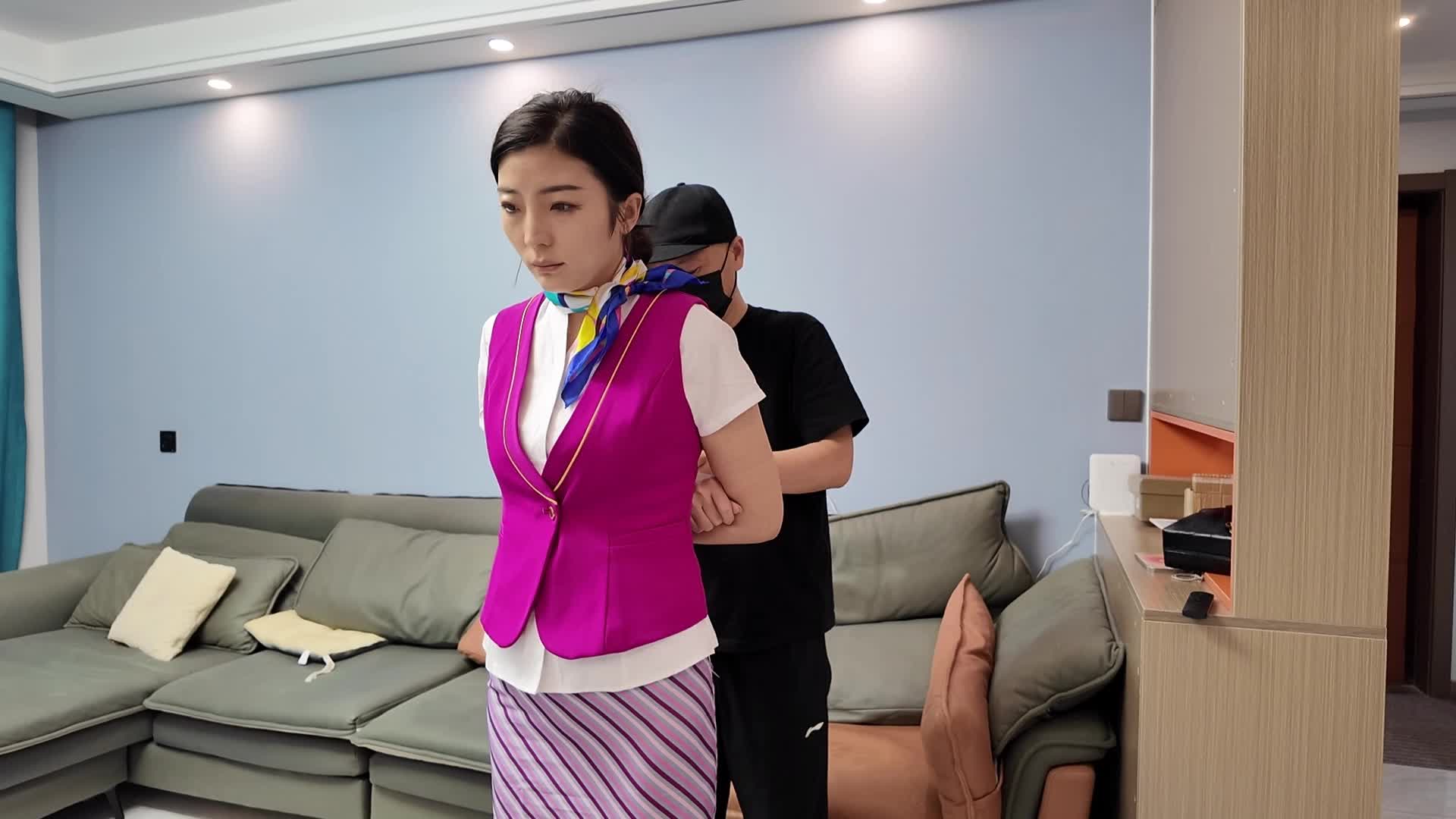 【李大侠】佳佳挑战驷马吊缚-绳艺在线资源网