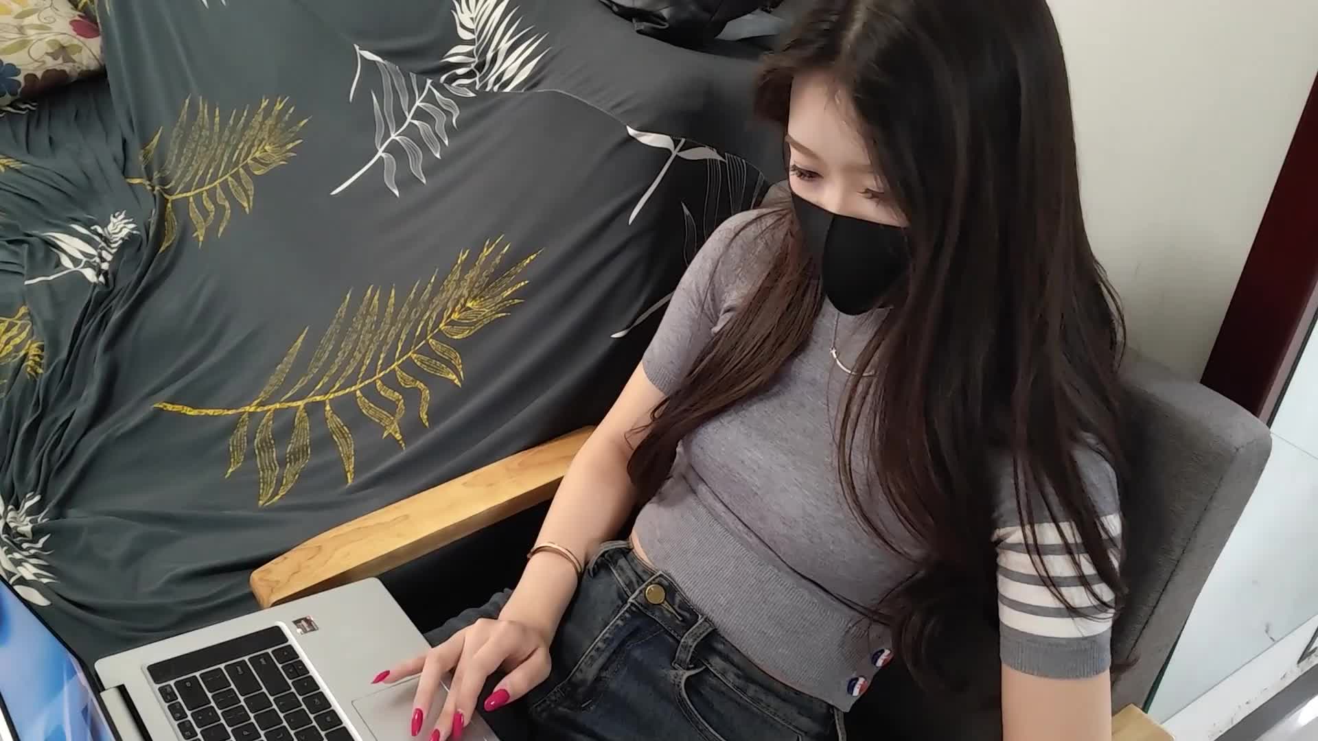 【随心原创】杨蕊女秘书的秘密 上班偷看小视频被经理发现后的惩罚 跑步机上郊狼电 震…-绳艺在线资源网