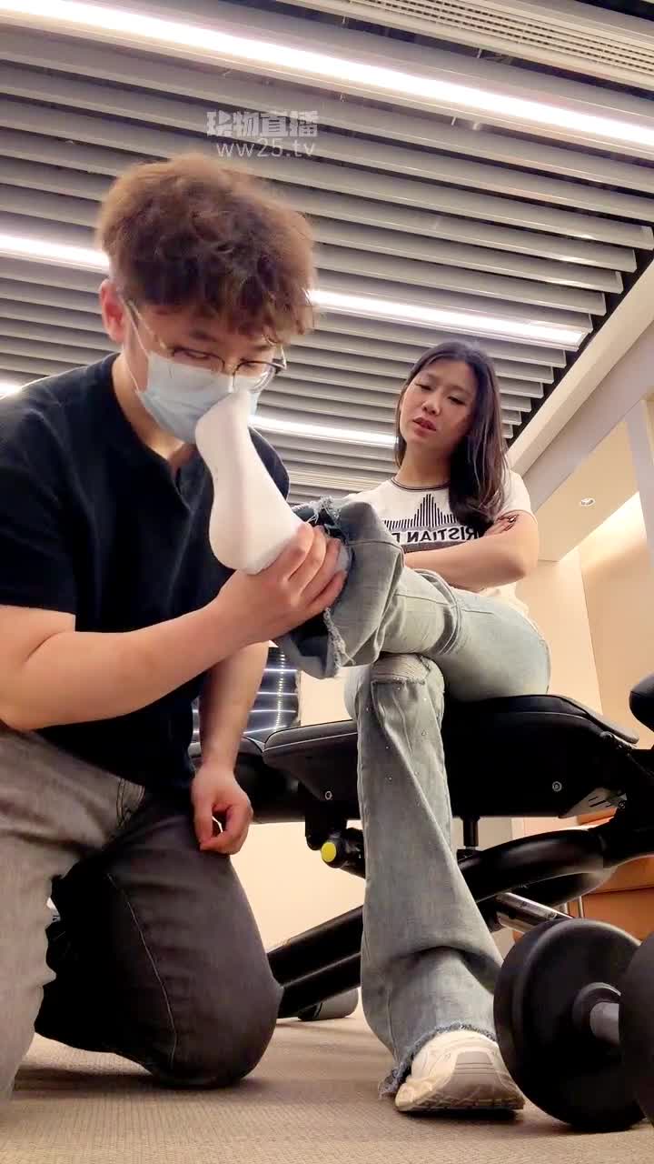 【汐言s】健身房逼迫贱狗伺候-绳艺在线资源网