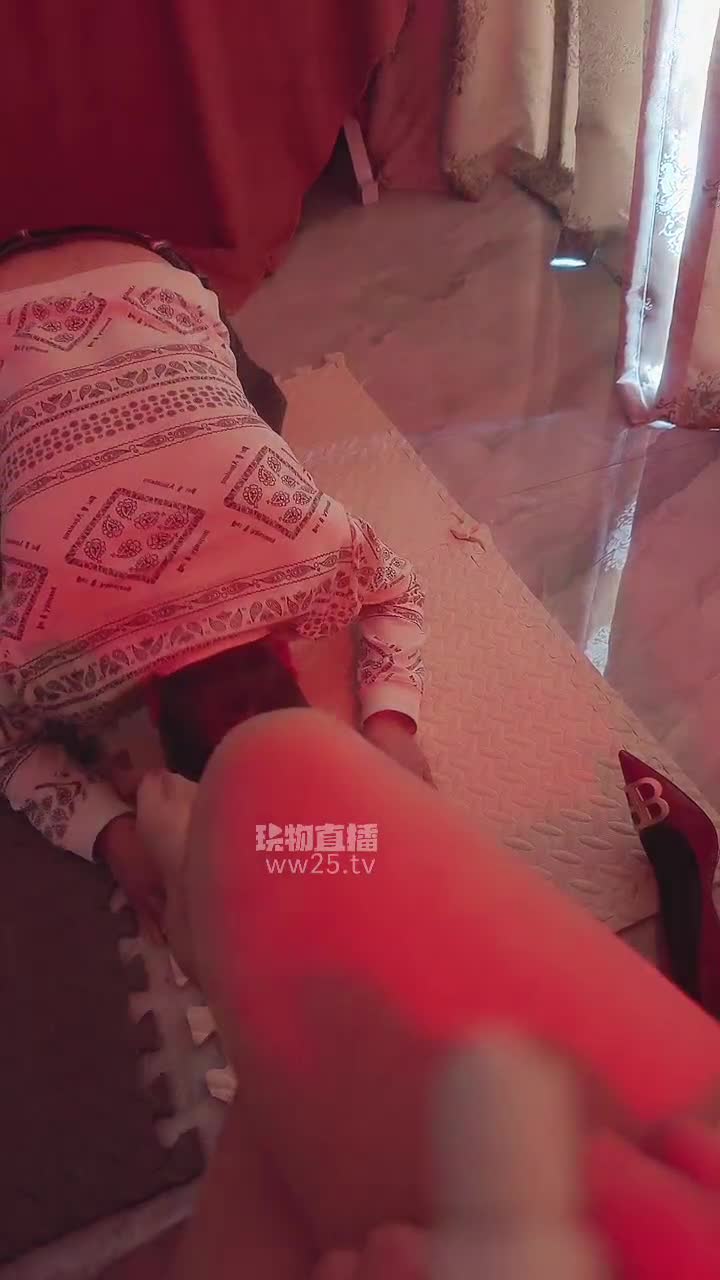【毒舌女王】高跟玉足踩废物-绳艺在线资源网