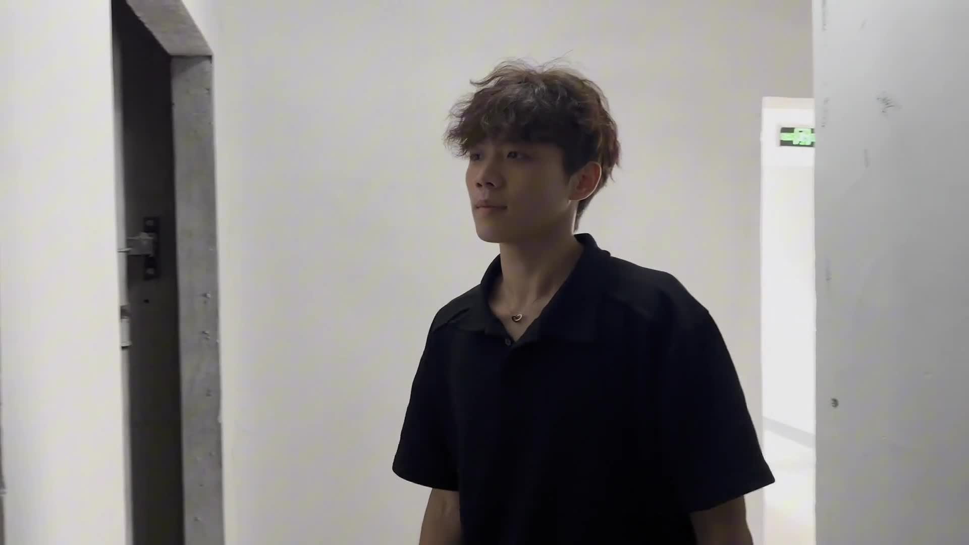 悦己原创】小地雷因嫌弃前男友穷找了富豪结果被前男友绑四马最后成功逃脱-绳艺在线资源网