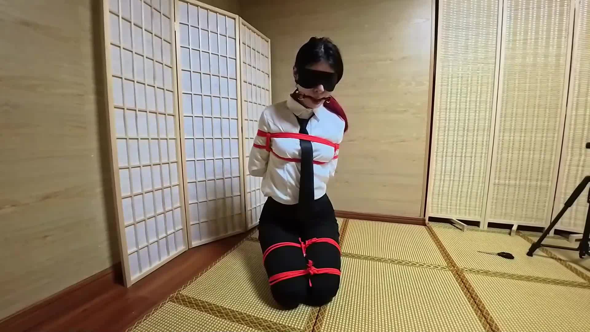 定拍川川电锯人玛奇玛低成本绑法cos！裤里丝-绳艺在线资源网