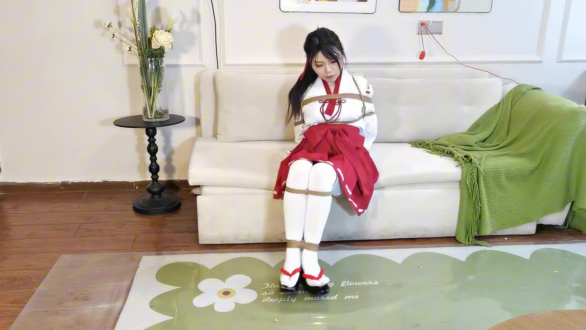 【嫣儿】定拍红白巫女其一-绳艺在线资源网