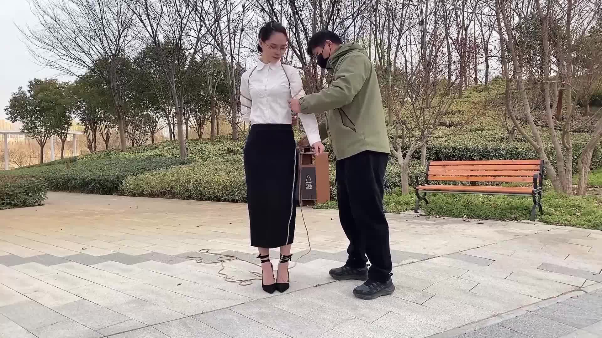 高挑气质女白领定排-绳艺在线资源网