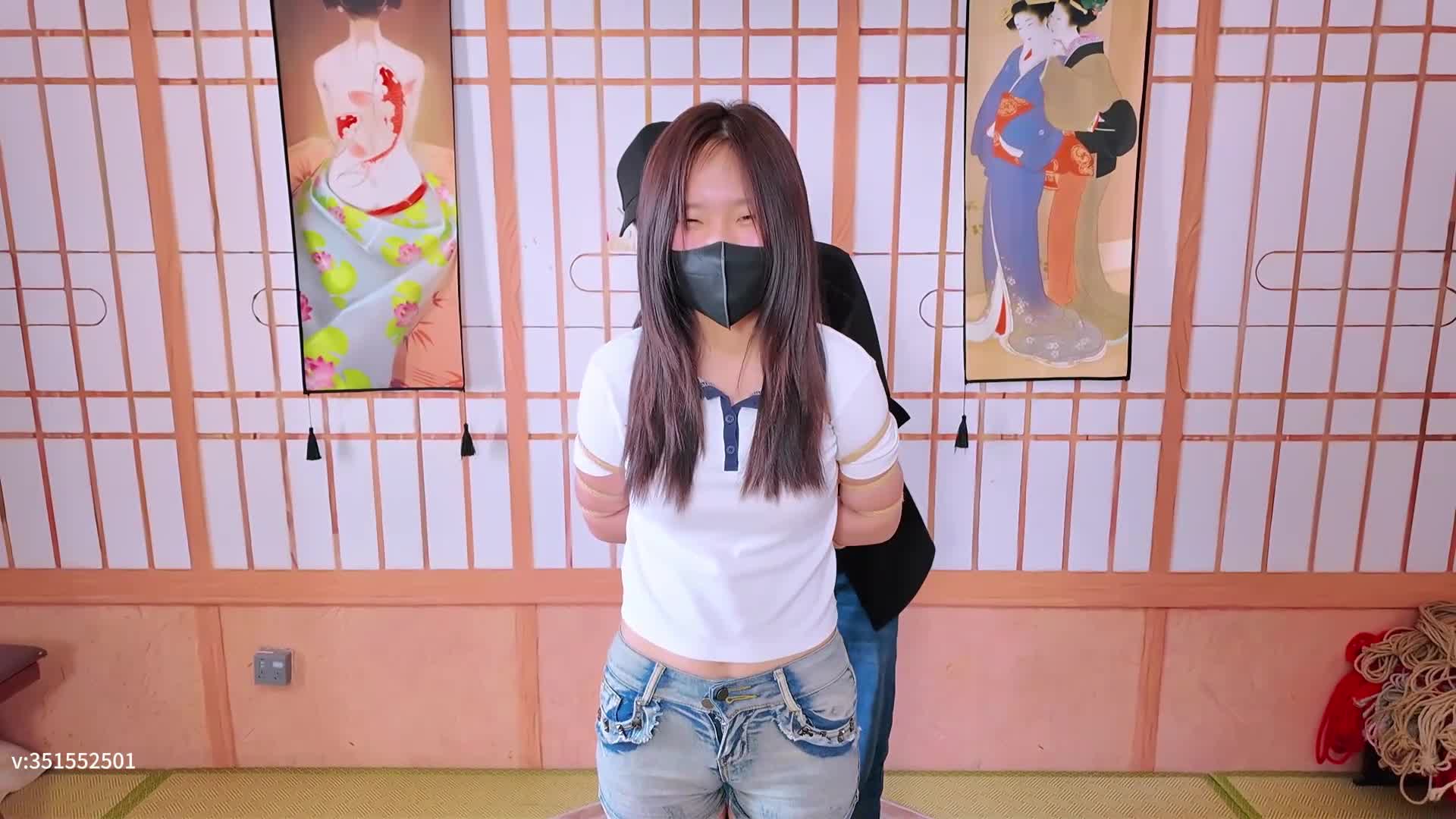 大学生陈惜一边玩捆绑一边和室友聊天-绳艺在线资源网