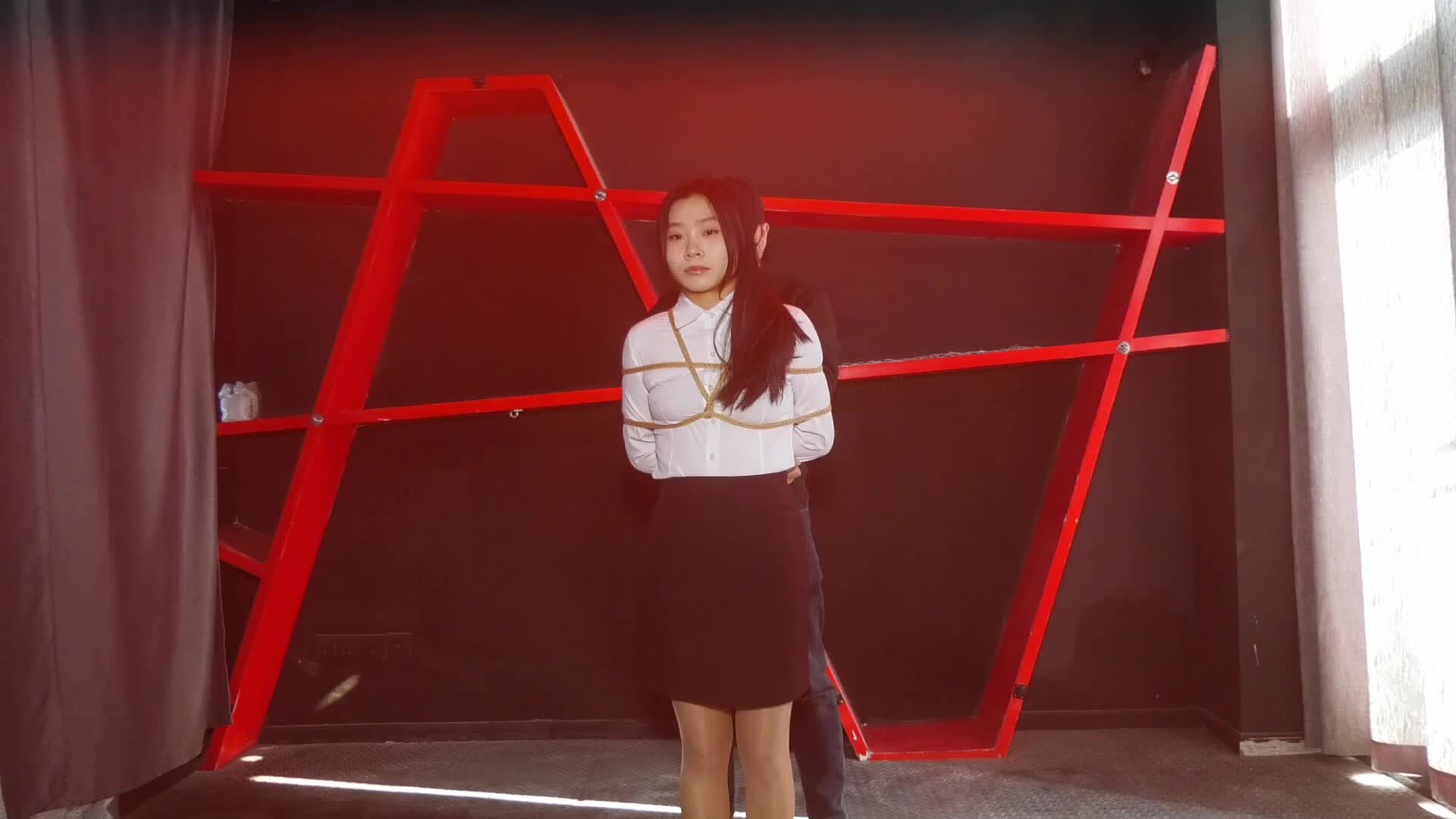 【胜景影视】女M竹竿吊缚-绳艺在线资源网
