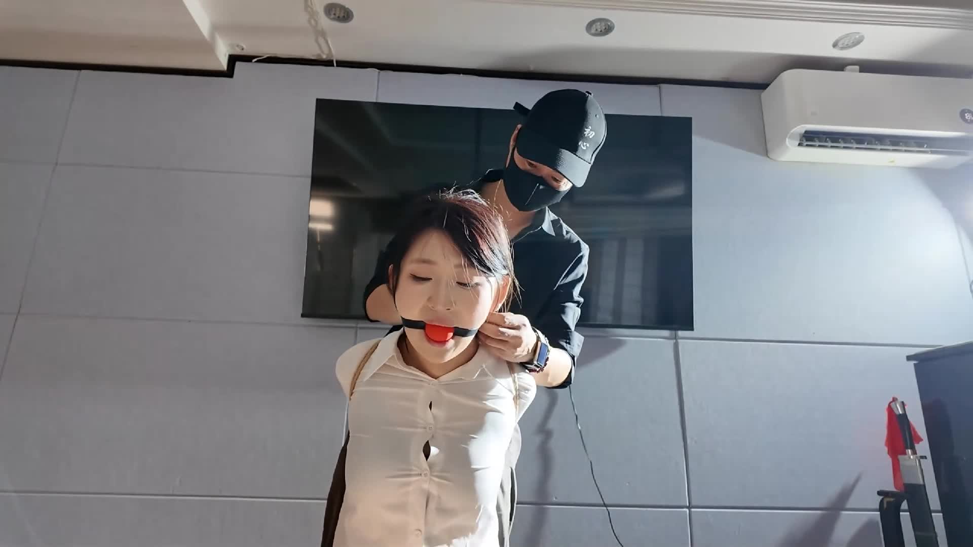 白衬衣红口球之魏灿-绳艺在线资源网