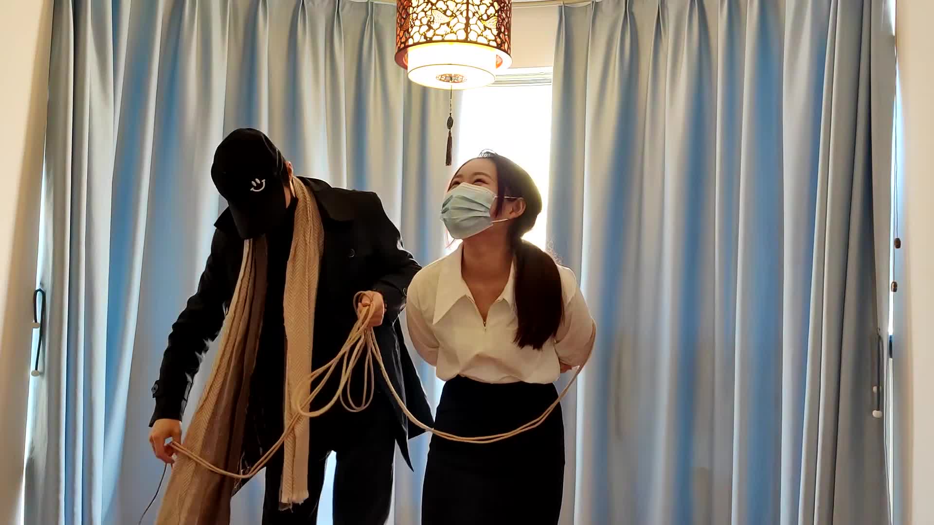 【一绳所爱】小花影麻绳KB拘束袋紧束，高高悬空吊起来-绳艺在线资源网