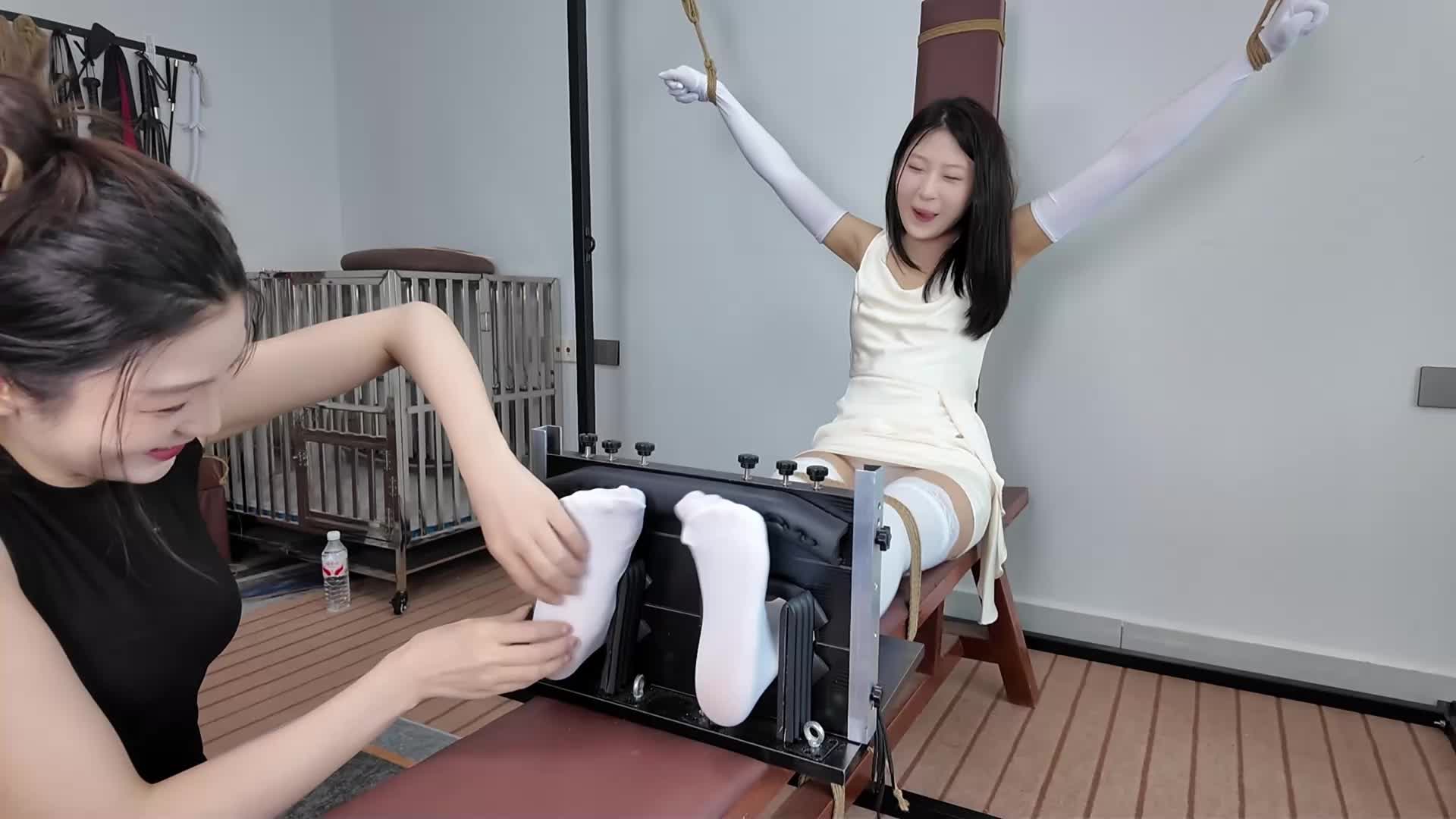 tk之晓琴与佳佳-绳艺在线资源网