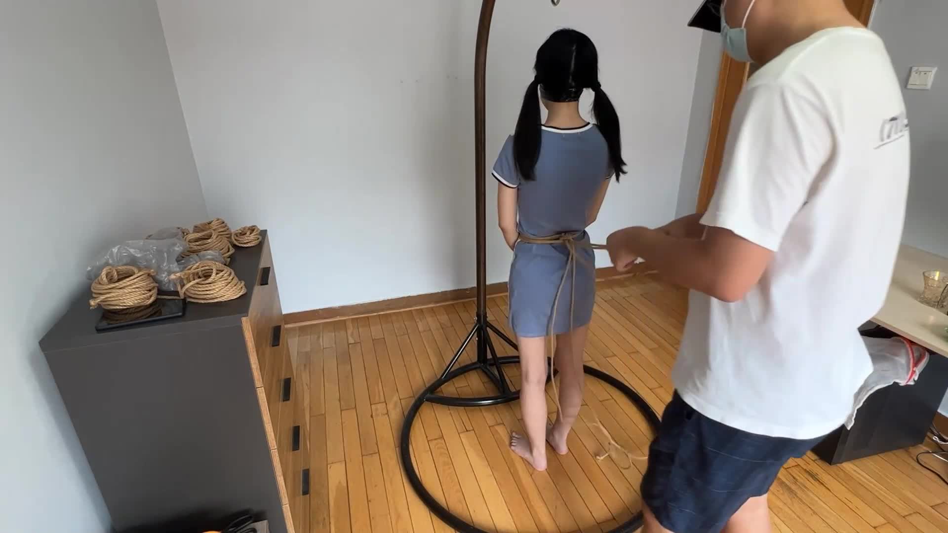 史上最怕痒的妹子，超级吊缚严厉堵嘴-绳艺在线资源网