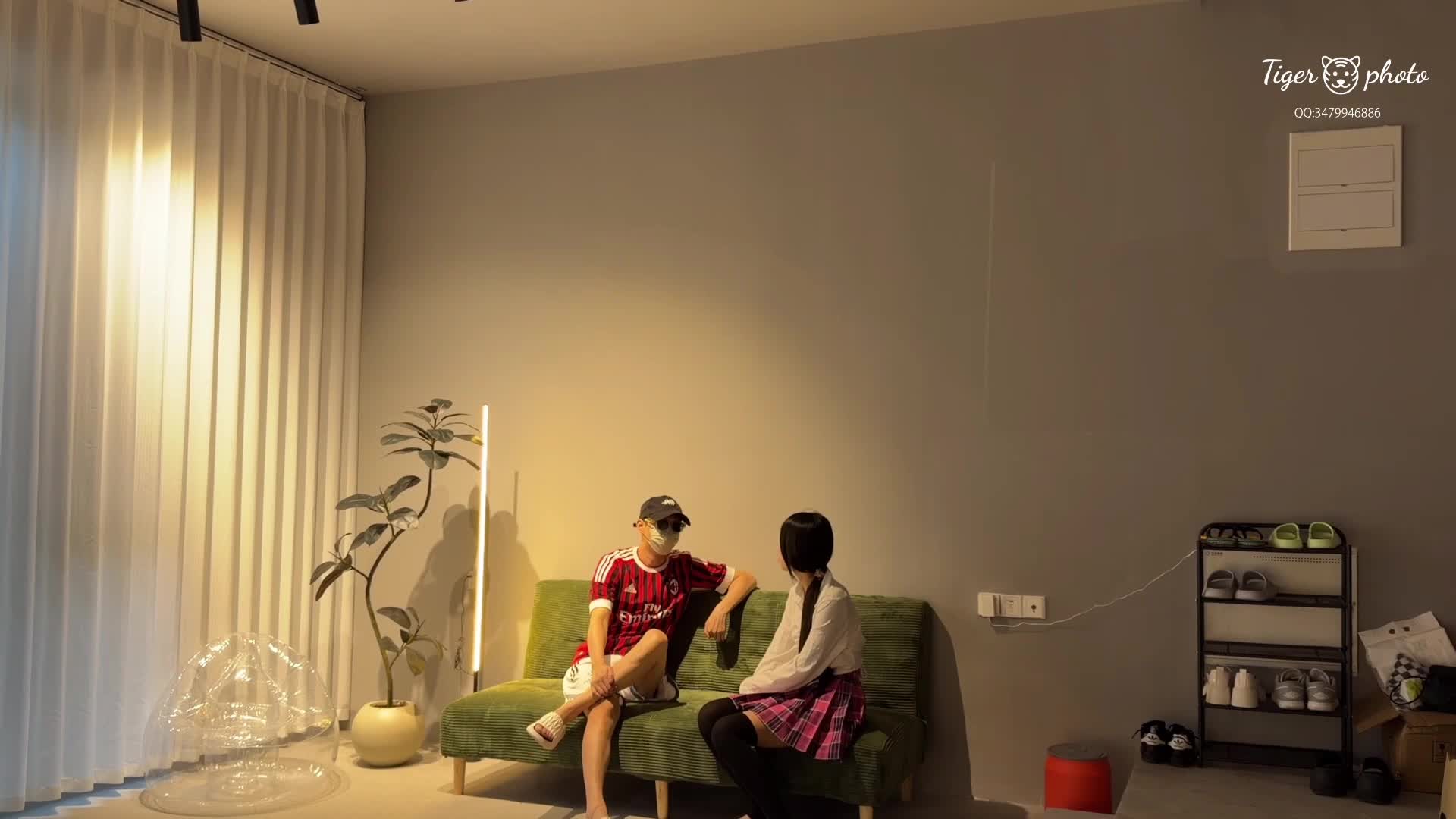 柒玥带金属镣铐囚禁的一天-绳艺在线资源网