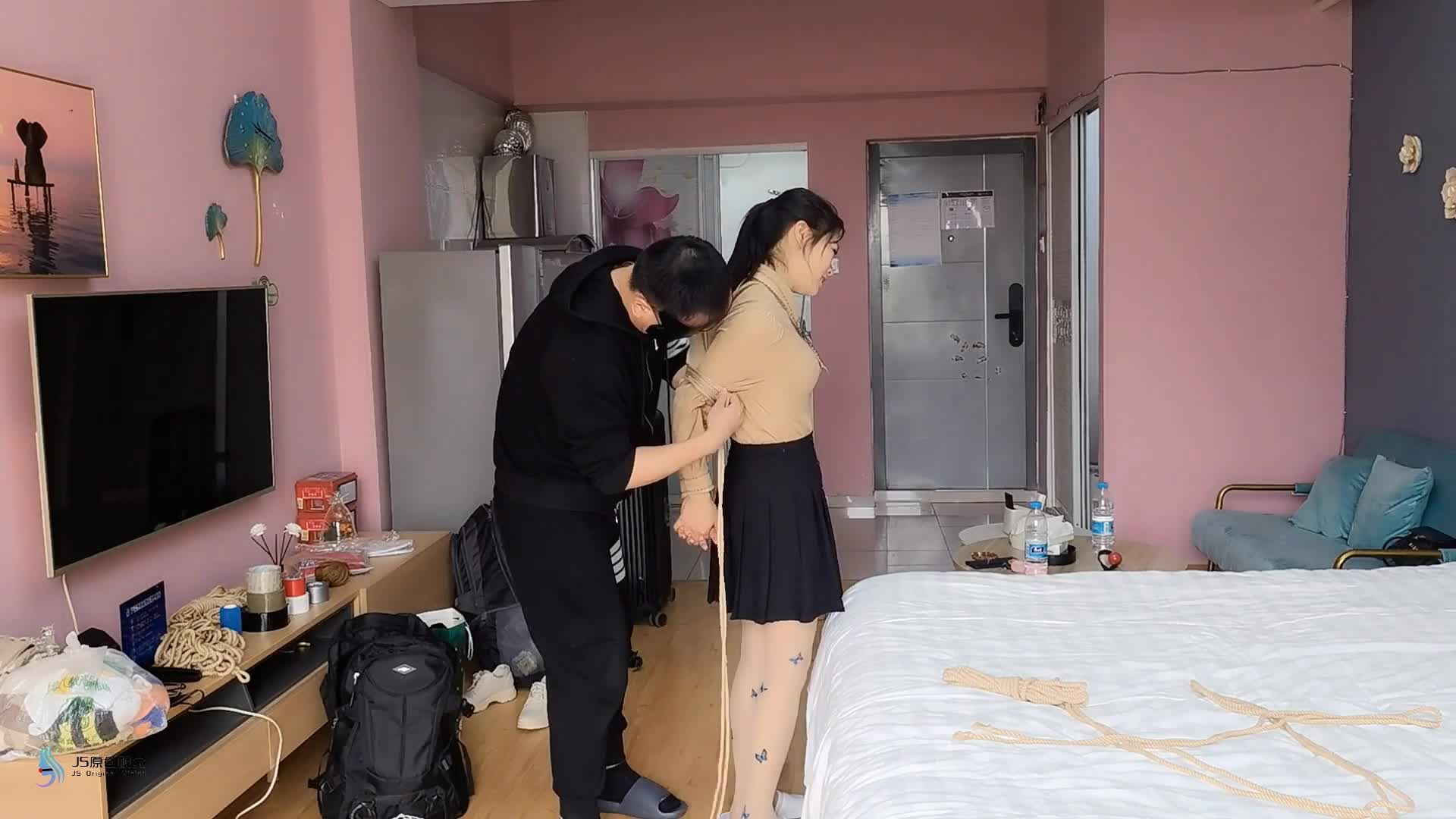 【JS原创】超紧直臂驷马绑头发脚趾棉袜堵嘴-绳艺在线资源网