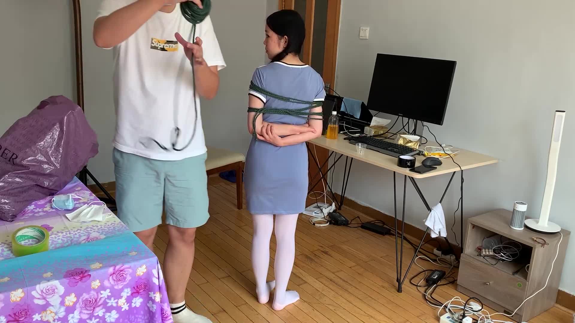 小可妹子超紧蛇缚驷马暴摔！崩溃疯狂挣扎！-绳艺在线资源网