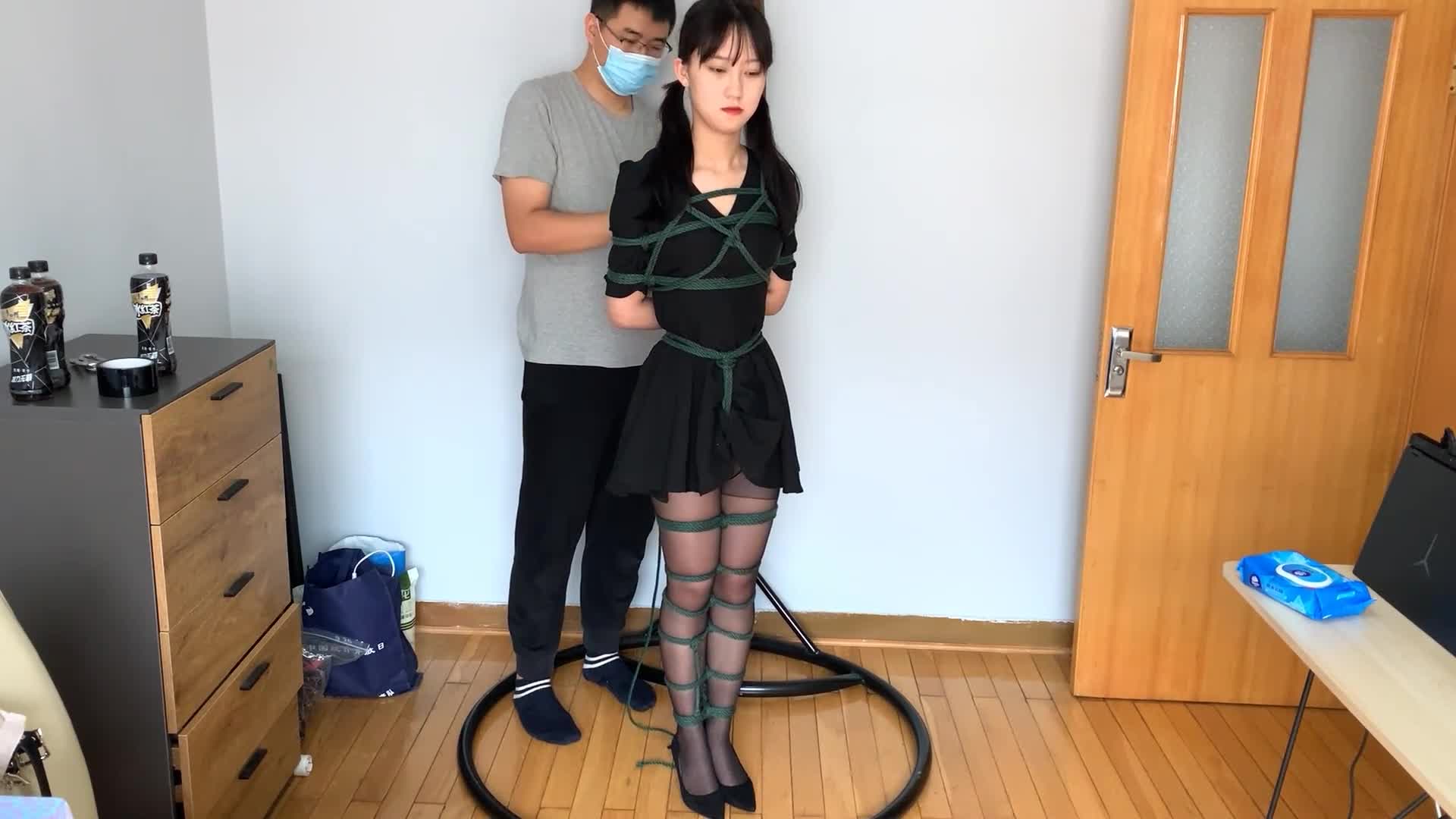 【玩奴原创】性感黑丝高跟大长腿漂亮妹子极限驷马承压泪目吊缚，严厉堵嘴sptk洗礼-绳艺在线资源网