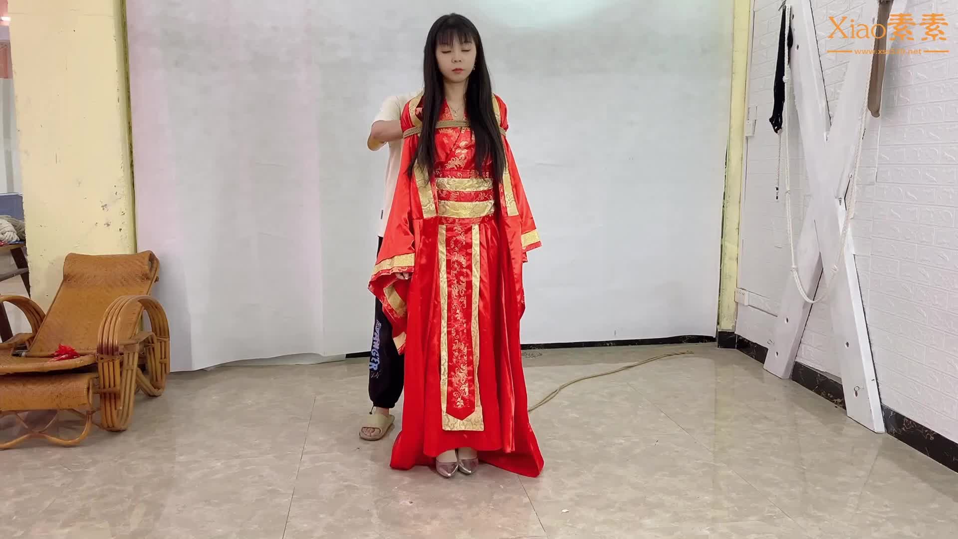 【xiao素素】最美红色礼服新娘- 堵嘴，吊绑-绳艺在线资源网