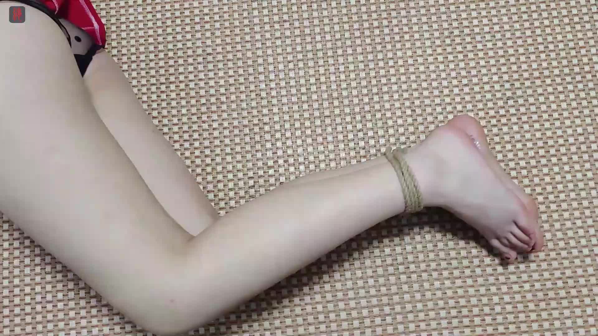 【绳之韵】小呆圣诞节的红色欲望（第二集）反手缚，股绳-绳艺在线资源网
